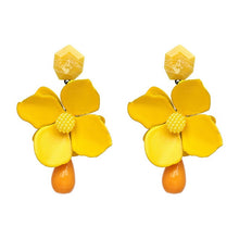 Load image into Gallery viewer, Big Flower Earring