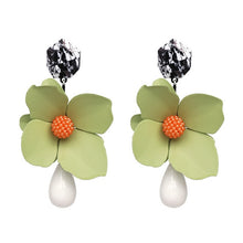 Load image into Gallery viewer, Big Flower Earring